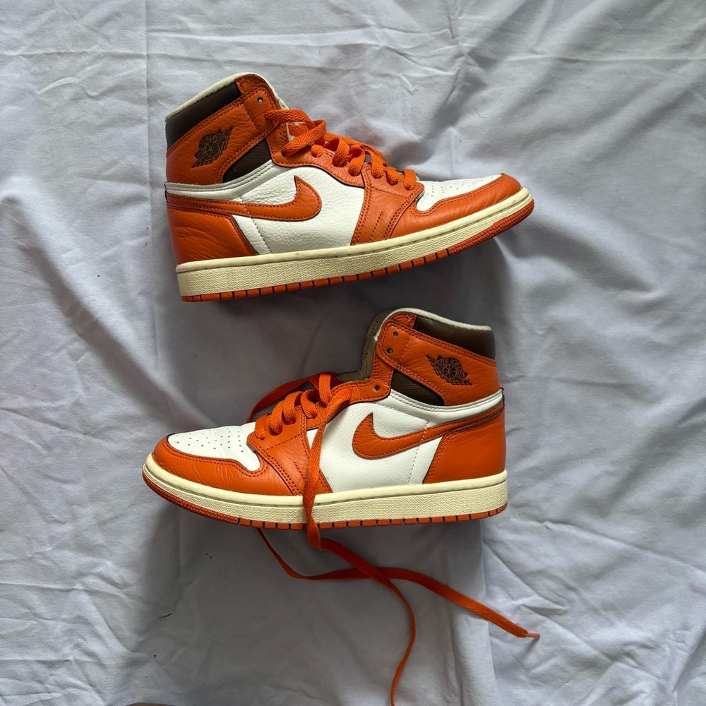 Jordan Women's Sneakers in Starfish-Size 7